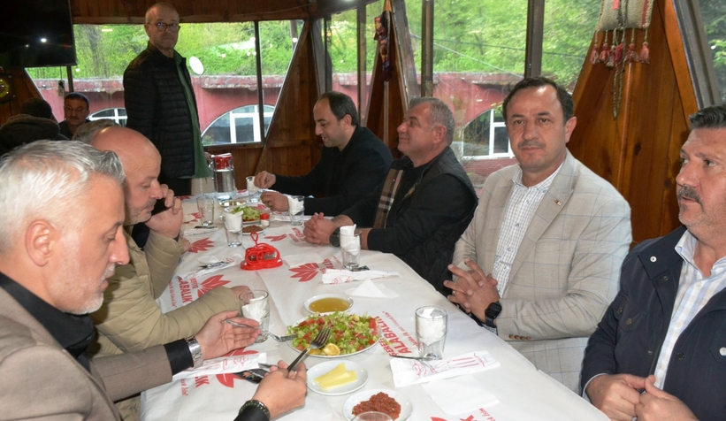 kiizlay-akyazi-sakarya-ili-koordinasyon-toplantisina-ev-sahipligi-yaptimtbfn09zvx