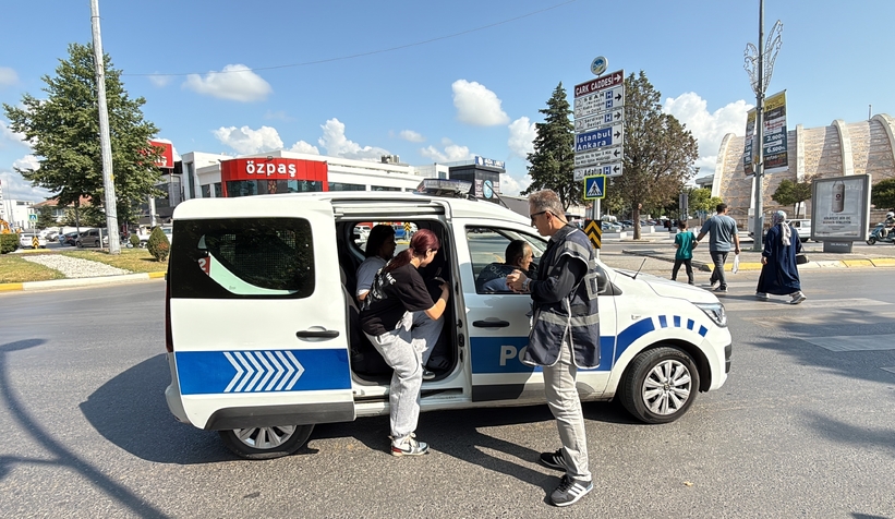 Kimliğini evde unuttu, sınava polisler yetiştirdi