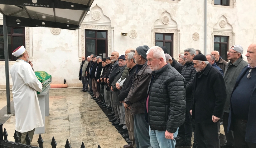 kimsesizler-mezarligina-defnedilmesi-son-anda-onlendizxnpuut3r1