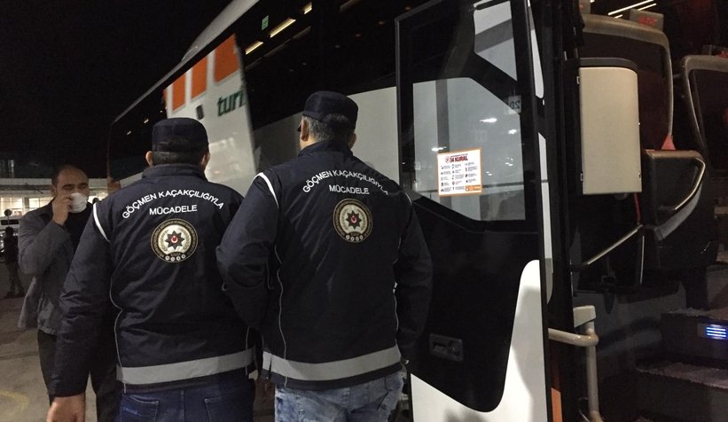 Kırmızı bültenle aranan 2 Iraklı yakalandı