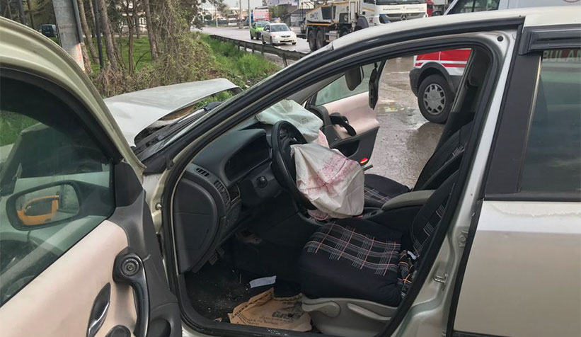 kirmizi-isik-ihlali-kazaya-neden-oldu-2-yaraliyzcveeztnx