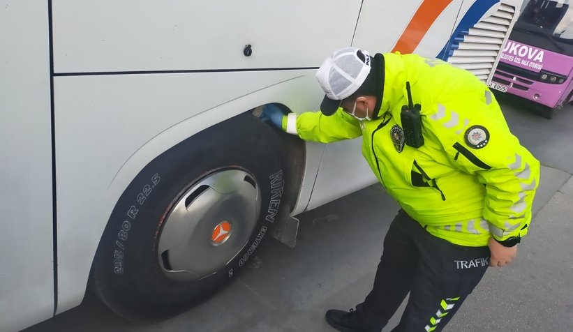 Kış lastiği denetimi yaptılar