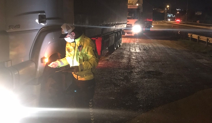 Kış lastiği denetimi yaptılar