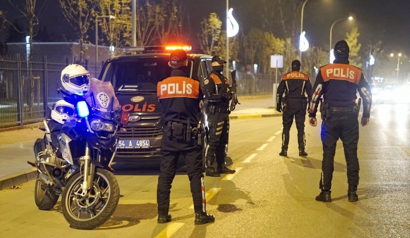 Kısıtlamaya uymayan 196 kişiye 228 bin TL para cezası