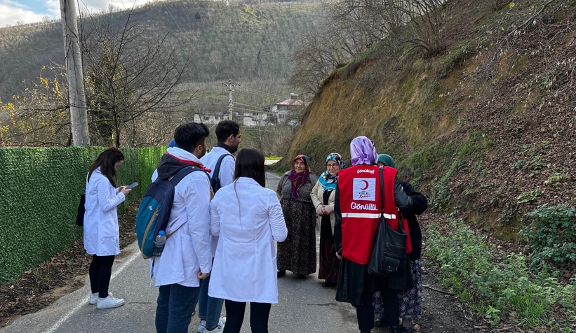 Kızılay ve Fakülteden Dokurcunda sağlık taraması
