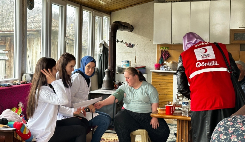 Kızılay ve Fakülteden Dokurcunda sağlık taraması