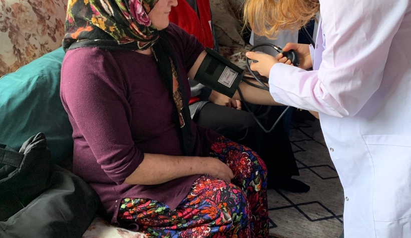 Kızılay ve Fakülteden Dokurcunda sağlık taraması