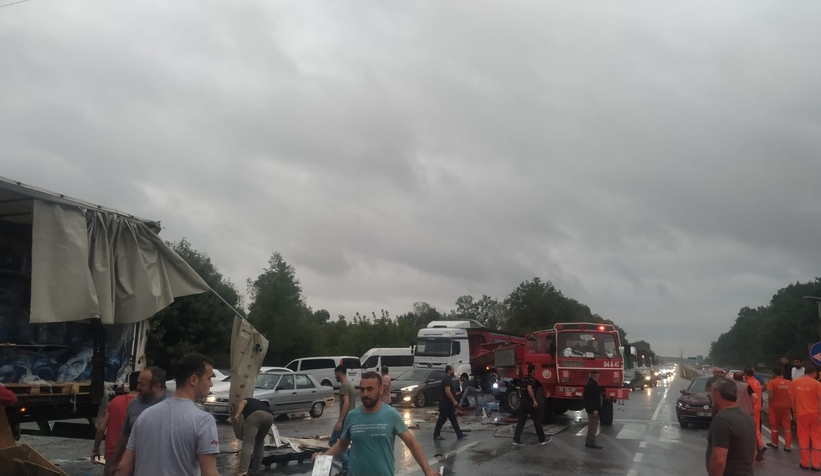 Kızılcıkormanda zincirleme kaza