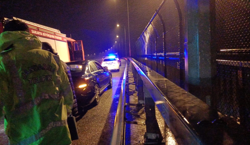 KMO Akyazı geçişinde kaza