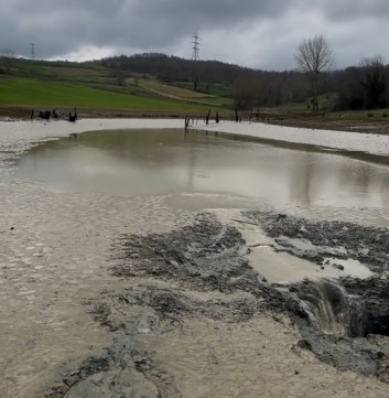 Koca gölet saniyeler içinde yok olmuştu; İşte detaylar