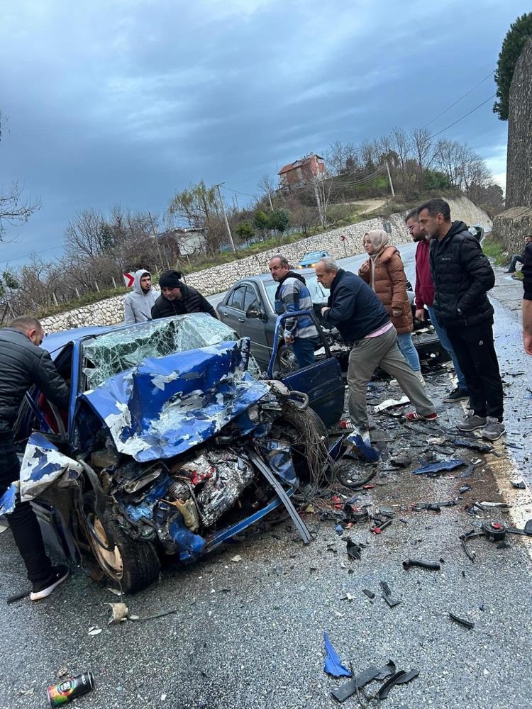 kocaali-akcakoca-yolunda-kaza-1-olu-3-yaralittkrn21xtg