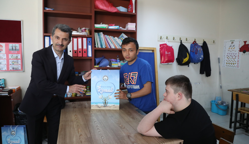 Kocaali Belediye Başkanı Acar'dan doğum günü sürprizi