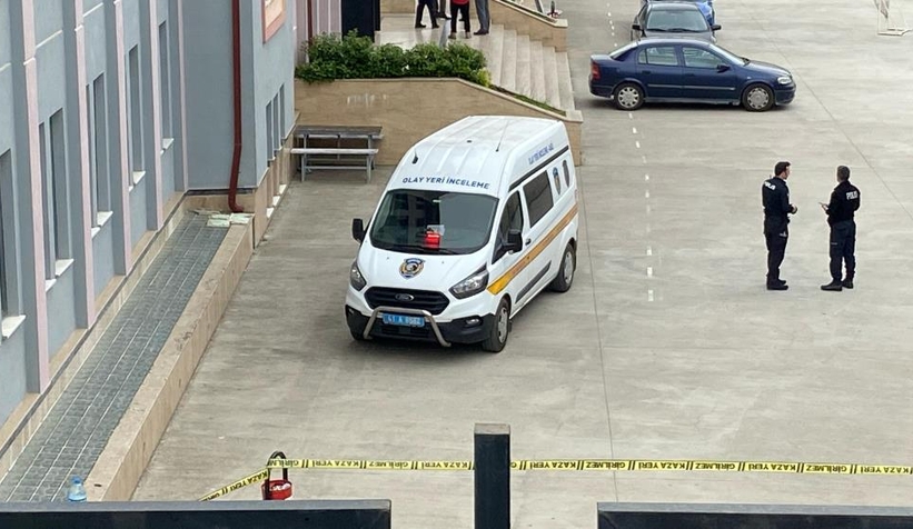 kocaeli-de-okulun-4-uncu-katindan-dusen-liseli-agir-yaralandimwhmzwpkn2