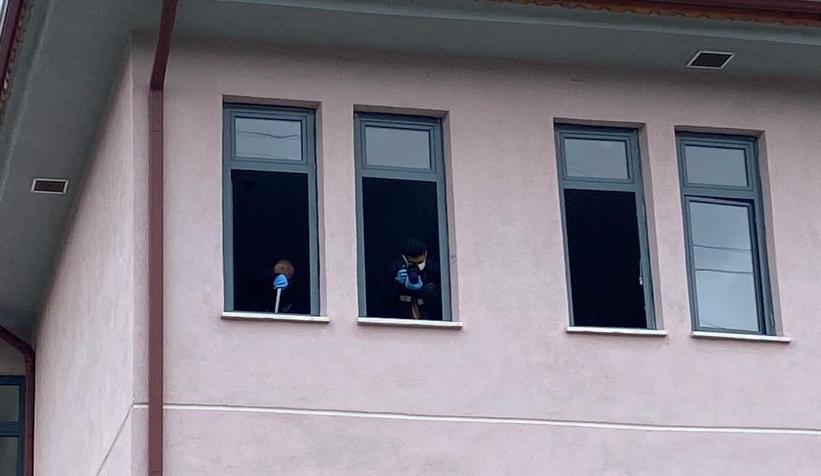 kocaeli-de-okulun-4-uncu-katindan-dusen-liseli-agir-yaralandimwhmzwpkn2