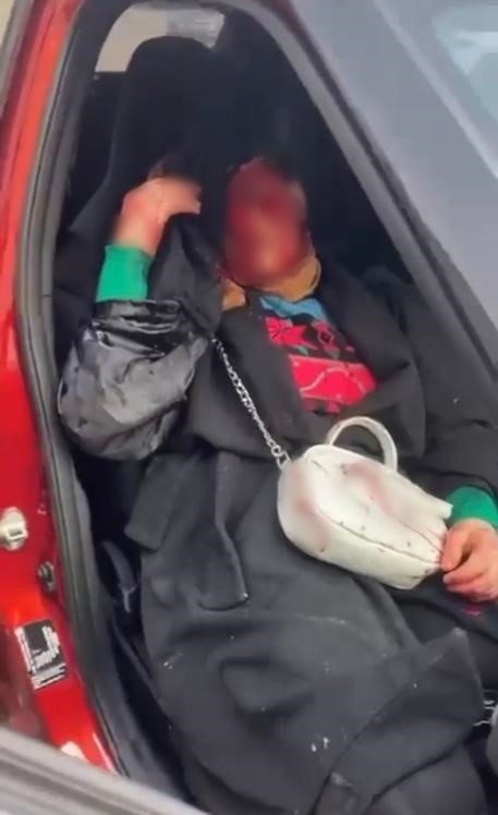 kocasi-sokak-ortasinda-bicaklamisti-goruntusu-ortaya-ciktir3j6ne1yod