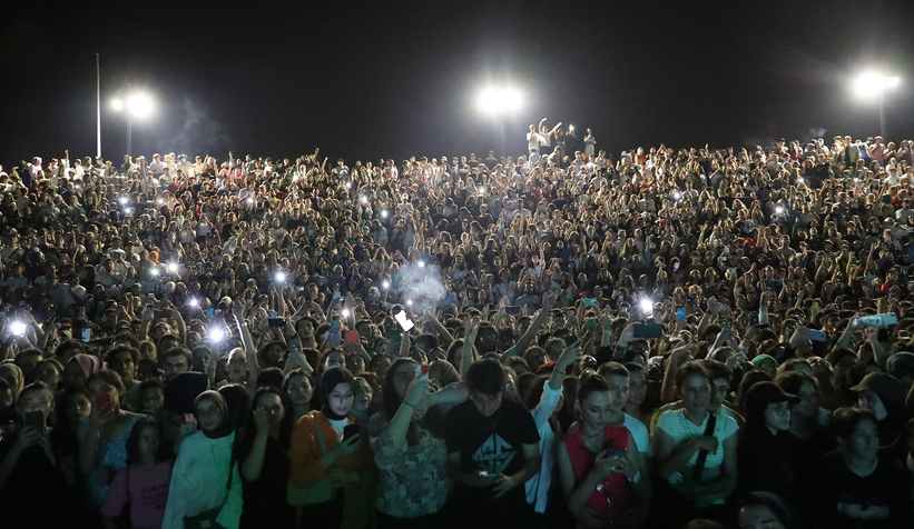 Kolpa konserine rekor katılım