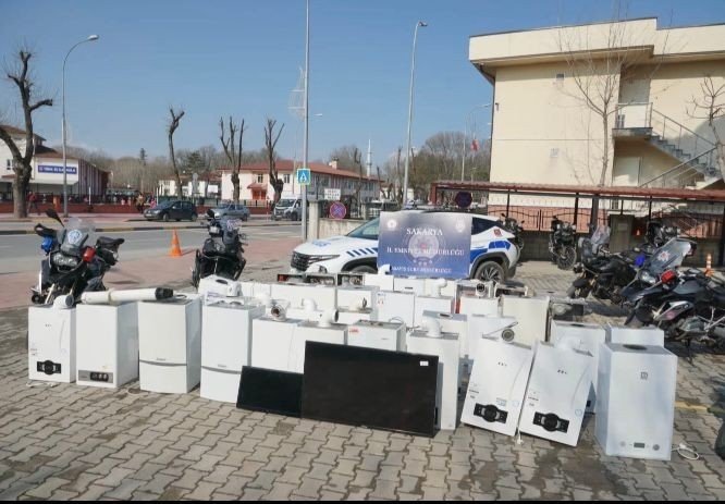 Kombi hırsızları adliyeye sevk edildi