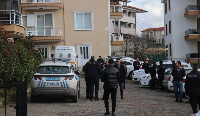 Komiser cinnet geçirdi: 3 ölü, 1 yaralı