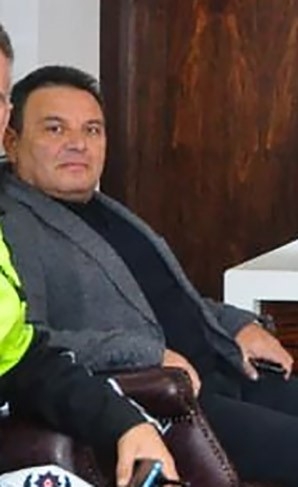 Komiser cinnet geçirdi: 3 ölü, 1 yaralı