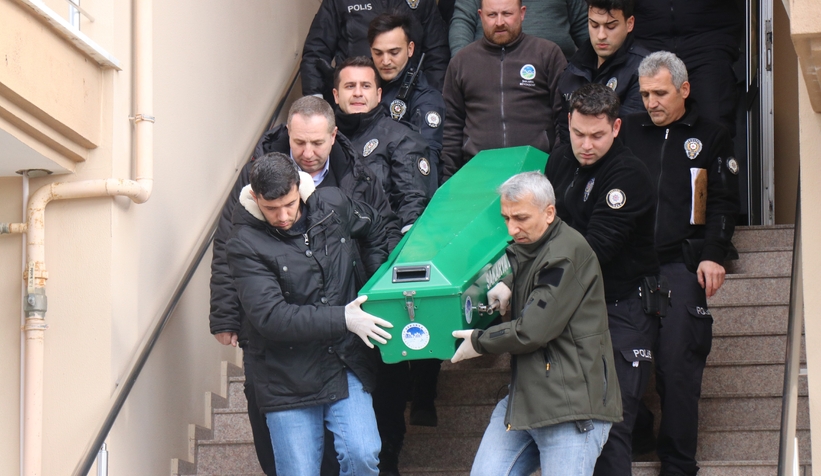 Komiser cinnet geçirdi: 3 ölü, 1 yaralı