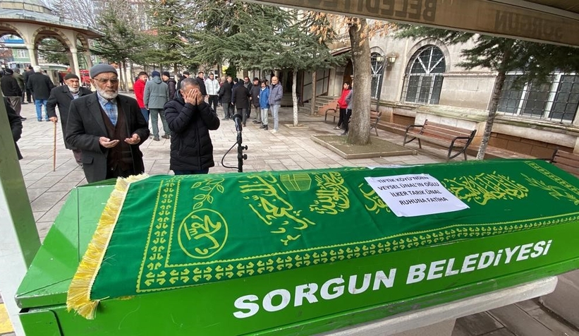komiser-ve-esi-topraga-verildievvezmpueu