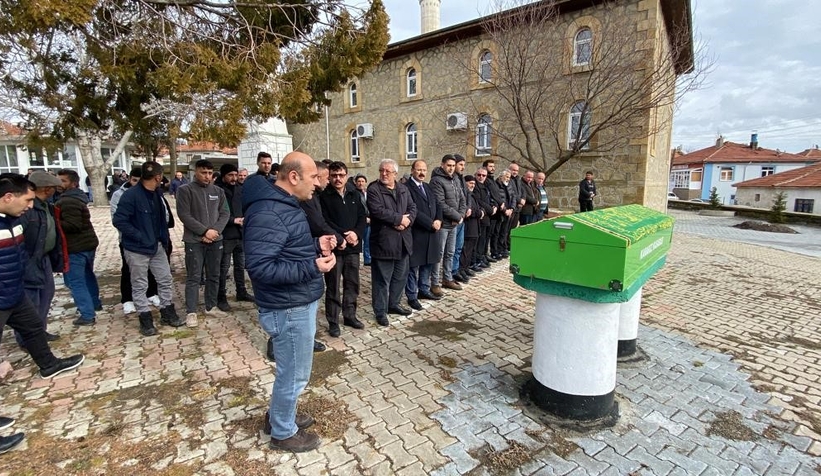komiser-ve-esi-topraga-verildievvezmpueu