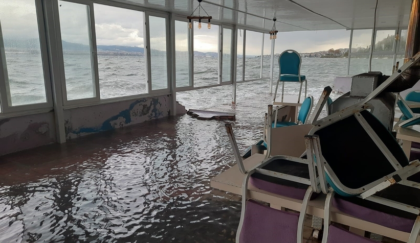 Komşuda deniz taştı