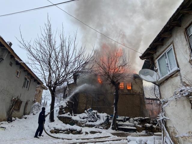 Komşuda yangın faciası: 1 ölü, 2 yaralı