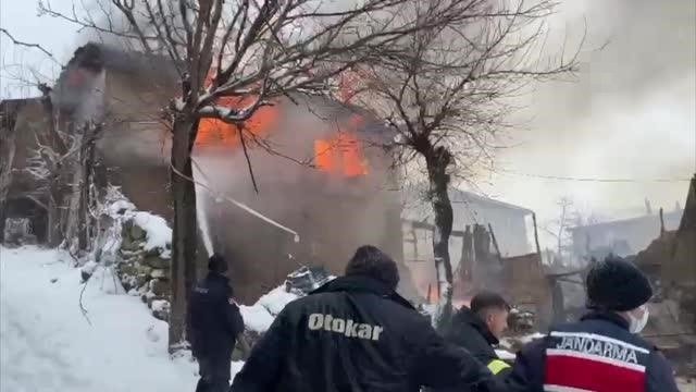 Komşuda yangın faciası: 1 ölü, 2 yaralı