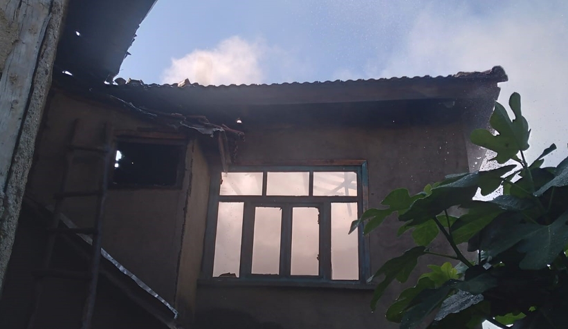 Komşuda yangın faciası: Bir kişi hayatını kaybetti