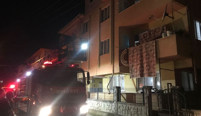 Komşular haber alamayınca ekipler eve girdi