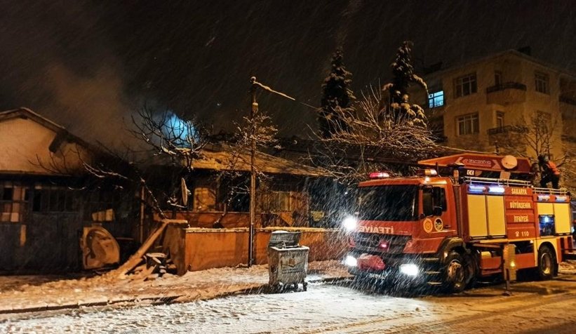 komsularin-dikkati-evi-yanmaktan-kurtardil3aybhr0qi