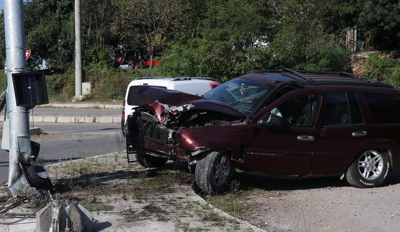 kontrolden-cikan-cip-direge-carparak-durduvdvywky1qx