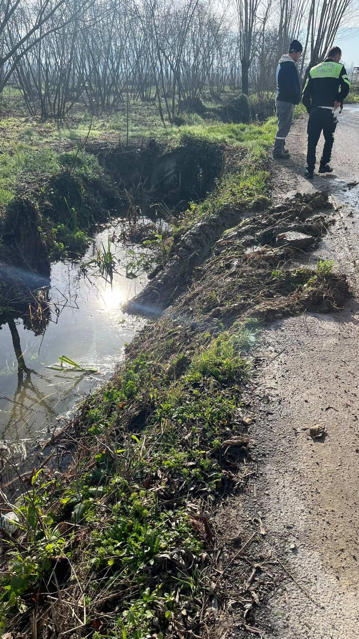 Kontrolü kaybetti, kanala uçtu