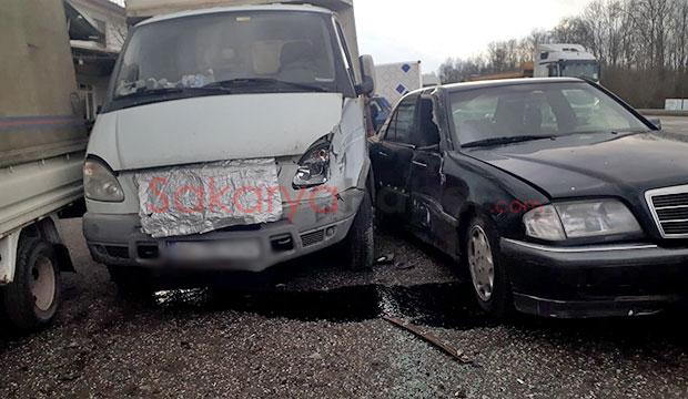 kopege-carpmamak-isterken-karsi-yone-gecip-kamyonete-carptizmpju3jxd0