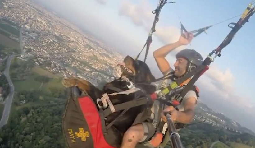 Köpeğiyle Serdivan'da uçtu