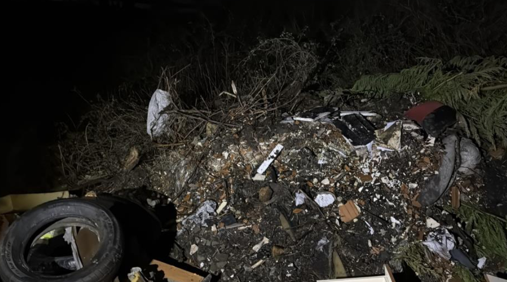 Köprü altında yakılan lastikler nedeniyle 16 araç birbirine girdi; 13 yaralı