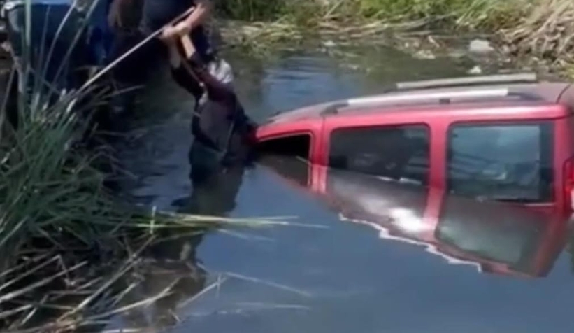 Köprüden dereye uçan araçtaki 2 kişi yaralandı