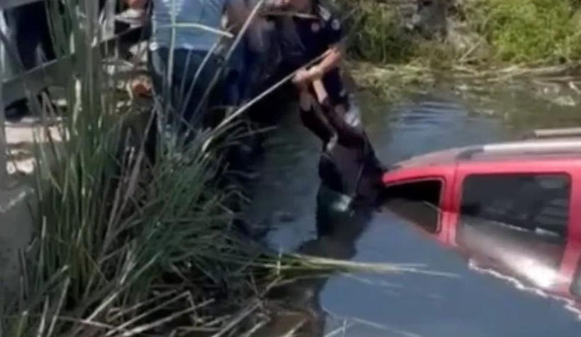 Köprüden dereye uçan araçtaki 2 kişi yaralandı