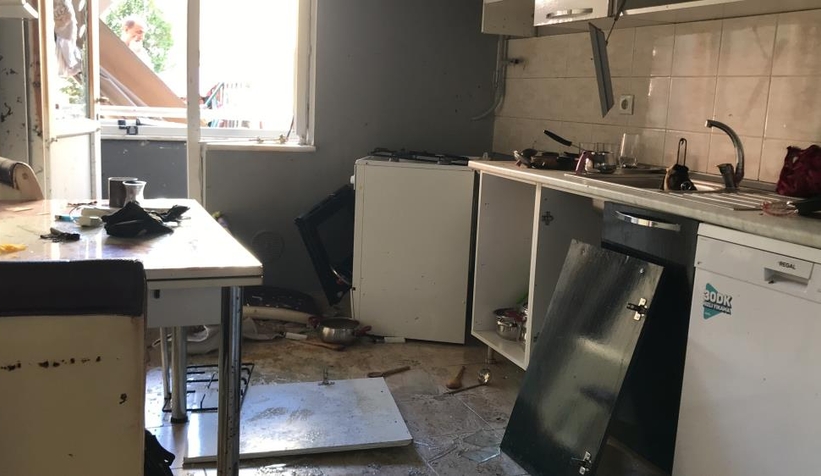 Korkunç patlama: 15 ev ve bir araç hasar gördü