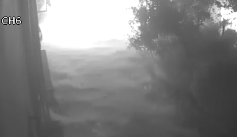 Korkunç patlama: 15 ev ve bir araç hasar gördü