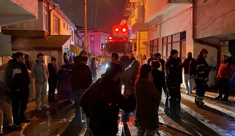 korkutan-yangin-5-kisi-dumdandan-etkilendib3hwzxvldl