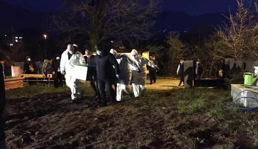 Koronadan ölen Akyazılı veteriner gece toprağa verildi