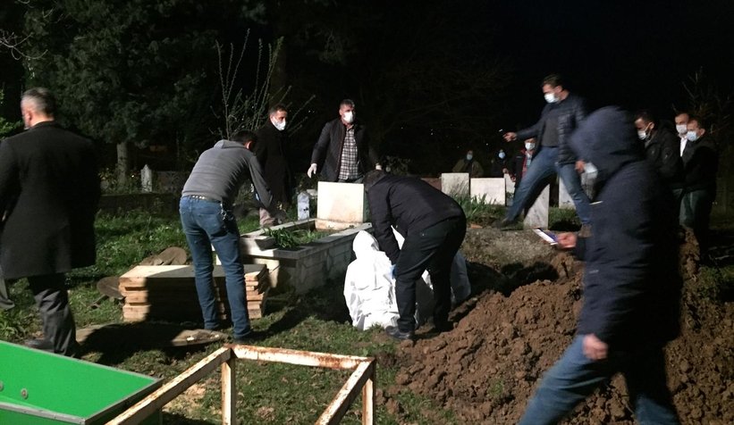 Koronadan ölen Akyazılı veteriner gece toprağa verildi