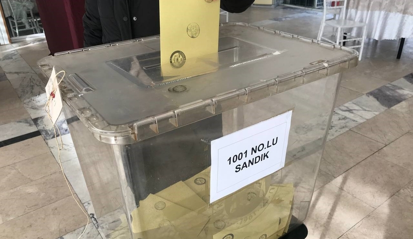 Köyden ayrılmak için sandık başına gittiler