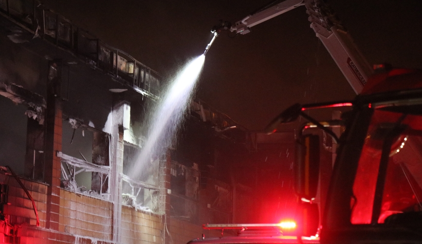 Kozmetik fabrikası yangınından fotoğraflar