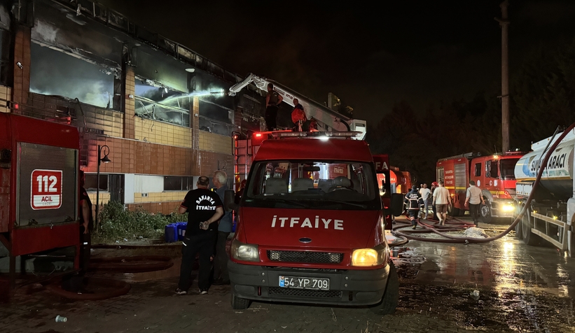 Kozmetik fabrikası yangınından fotoğraflar