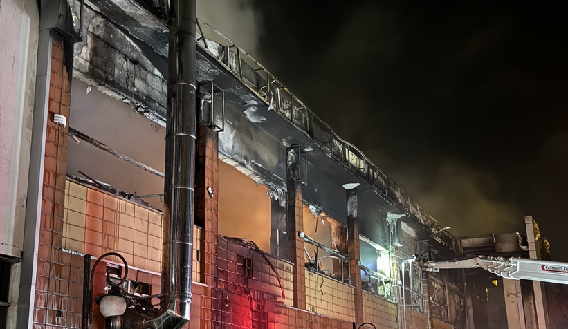 Kozmetik fabrikası yangınından fotoğraflar