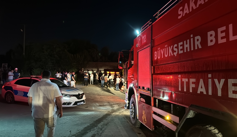 Kozmetik fabrikası yangınından fotoğraflar