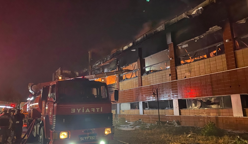 kozmetik-fabrikasinda-yanginas8vbu9kz3